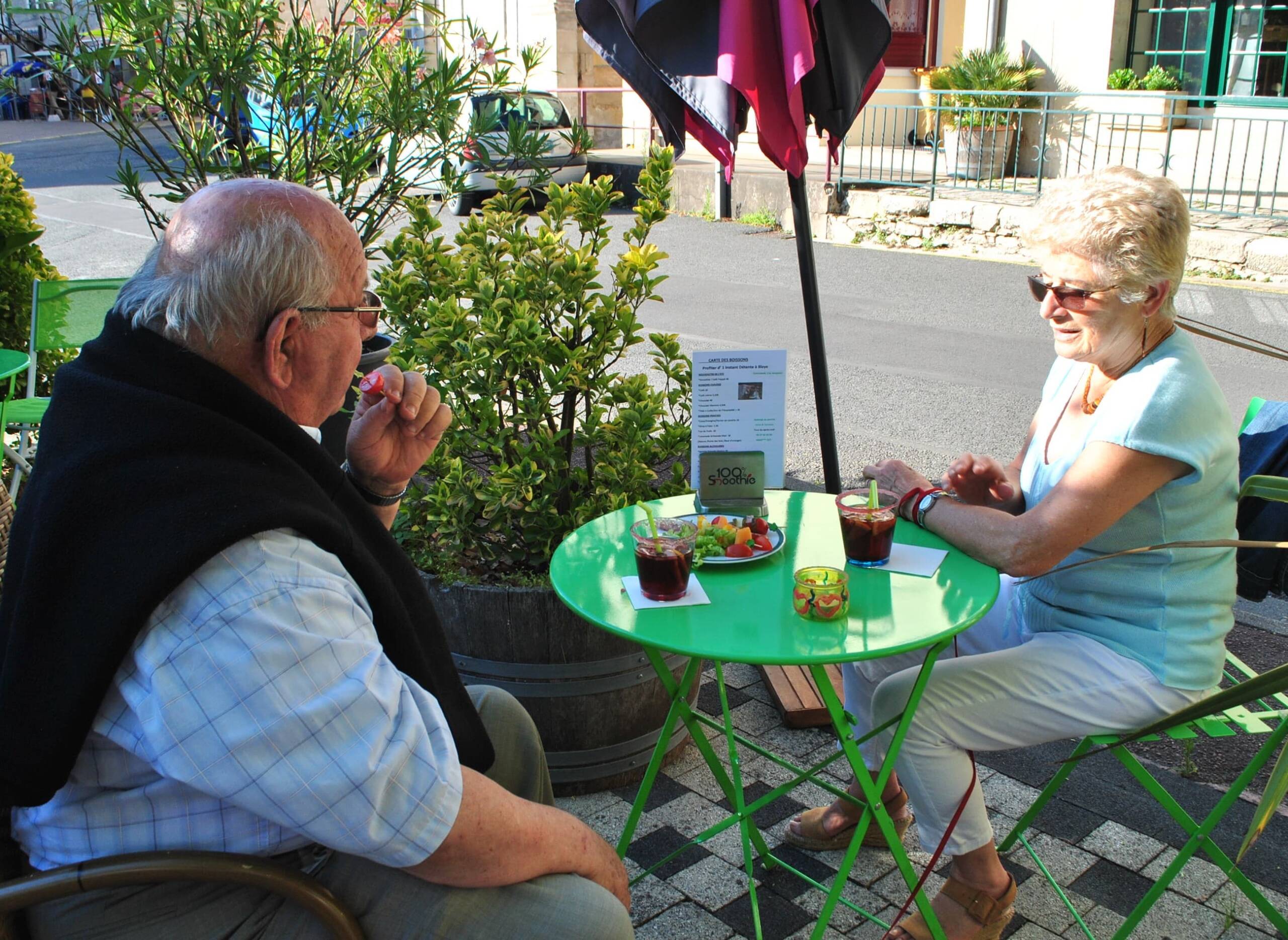 Apéritif terrasse Auberge du Porche